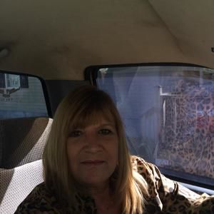 Meet your Posher, Teresa